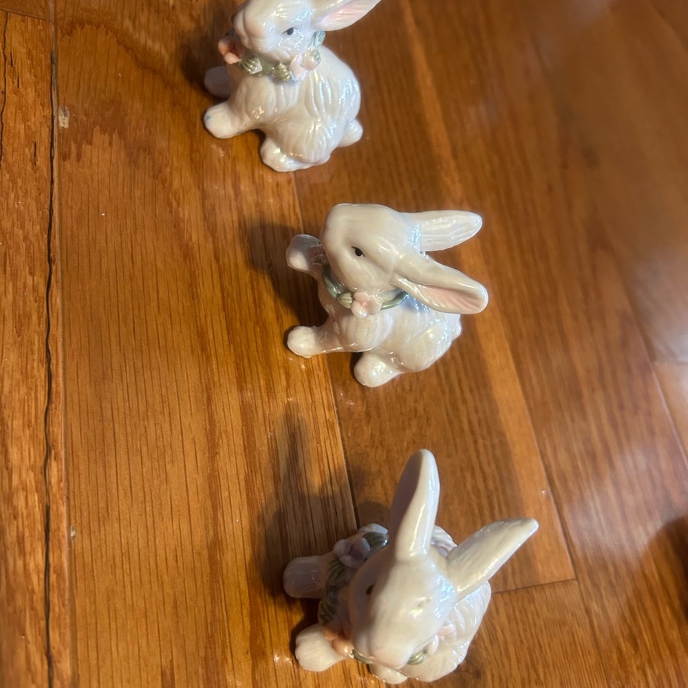 Bundle of 6 Easter decorations. NWT plush bunny rabbit. Avon egg tin. 5 ceramics - Picture 2 of 11